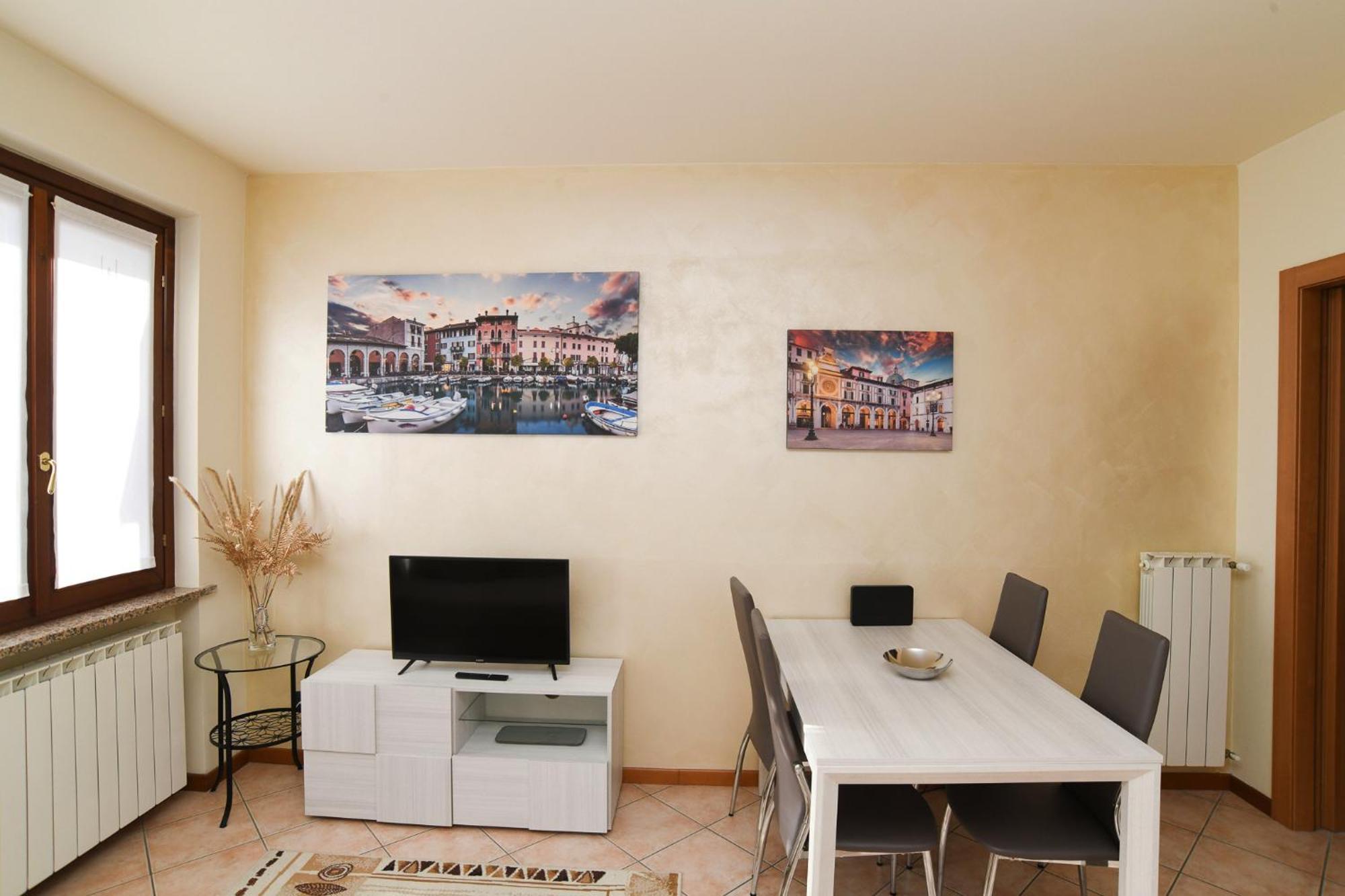 Rovato Entire Apartment In The Capital Of Franciacorta Buitenkant foto