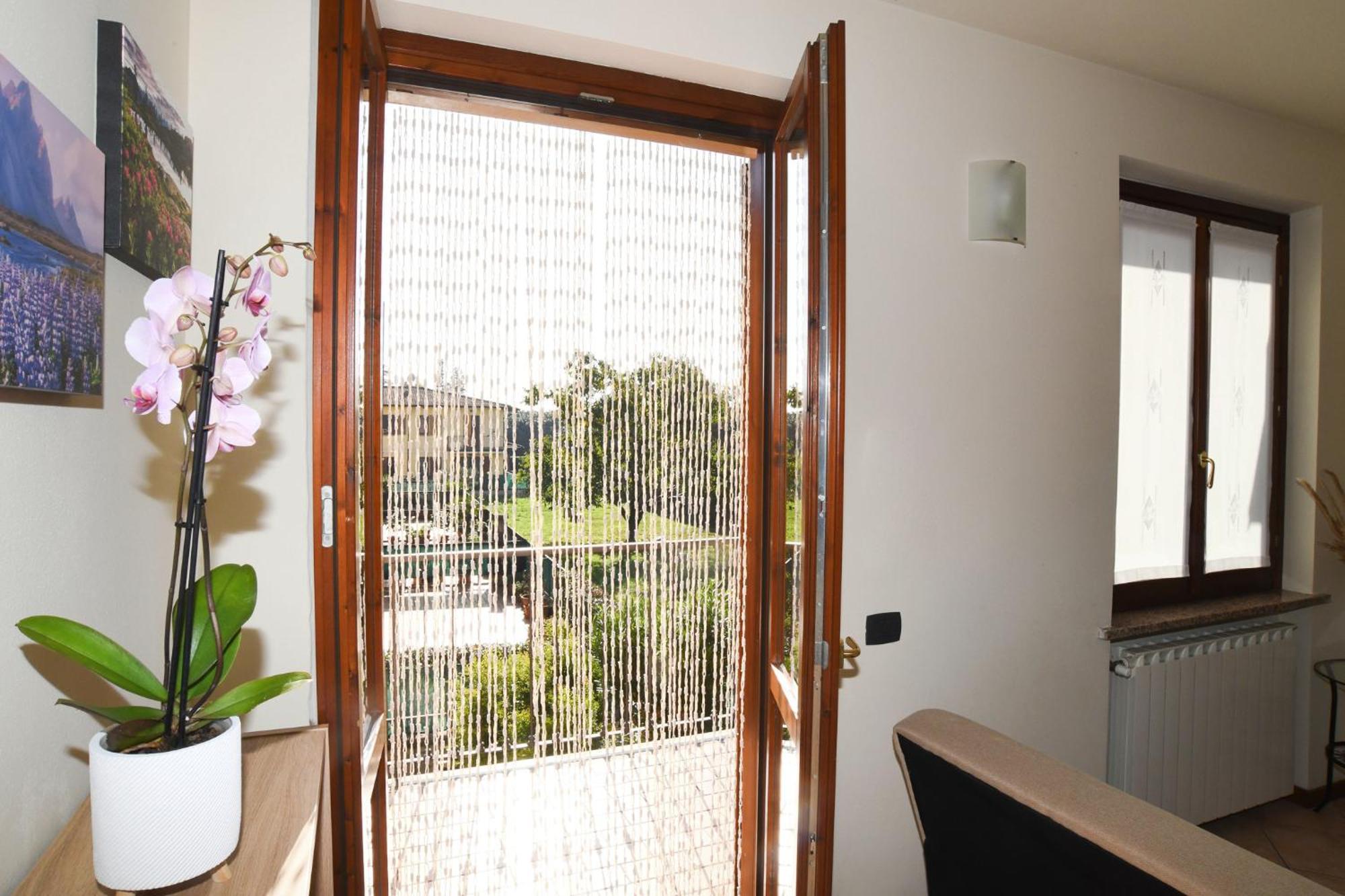 Rovato Entire Apartment In The Capital Of Franciacorta Buitenkant foto